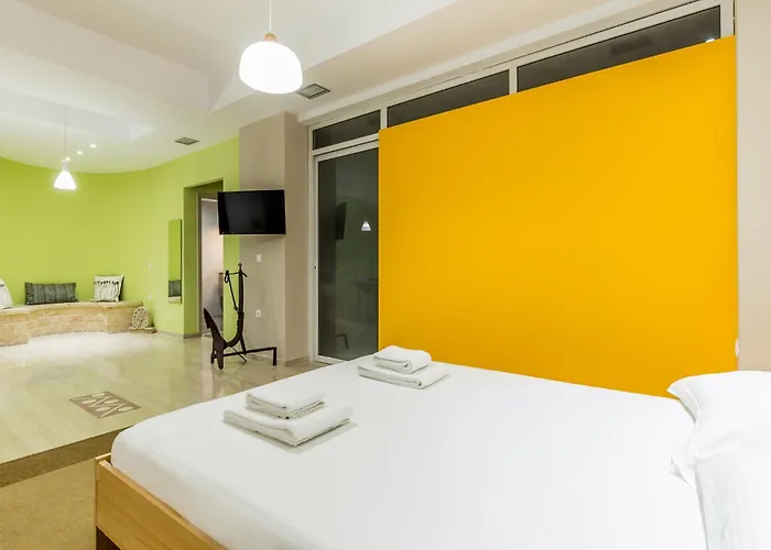 Comfort Kolonaki Stay - Piano & Art