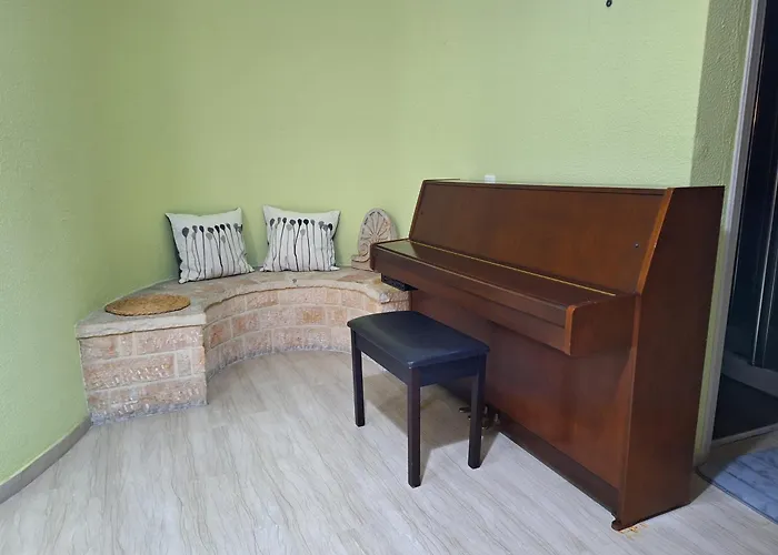 Comfort Kolonaki Stay - Piano & Art